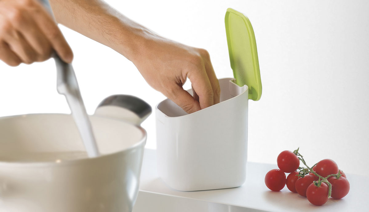 Guzzini storage container in use on a stovetop